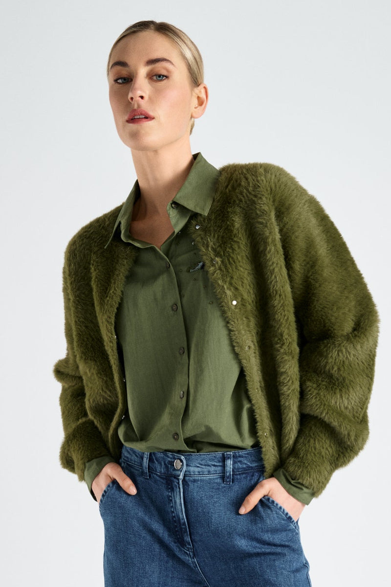 Collarless kaki fleece cardigan with snaps