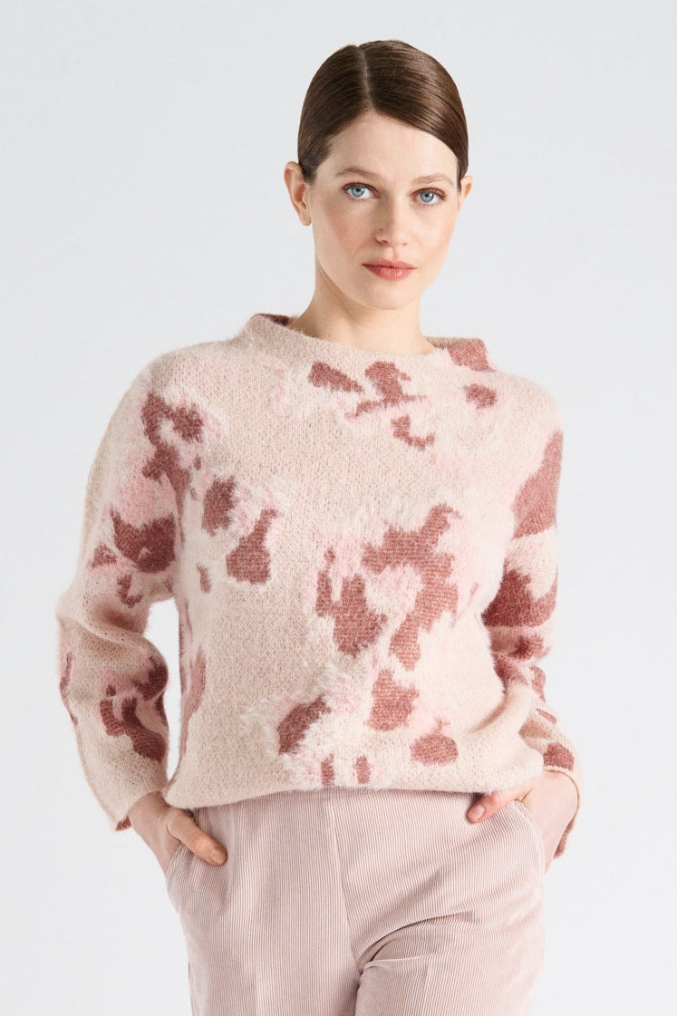 Pull jacquard rose mohair avec col montant