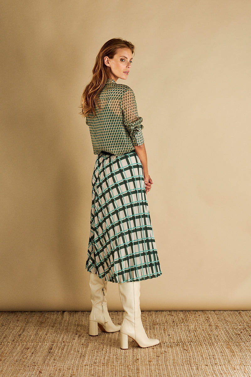 Mid length skirt with trendy squared pattern