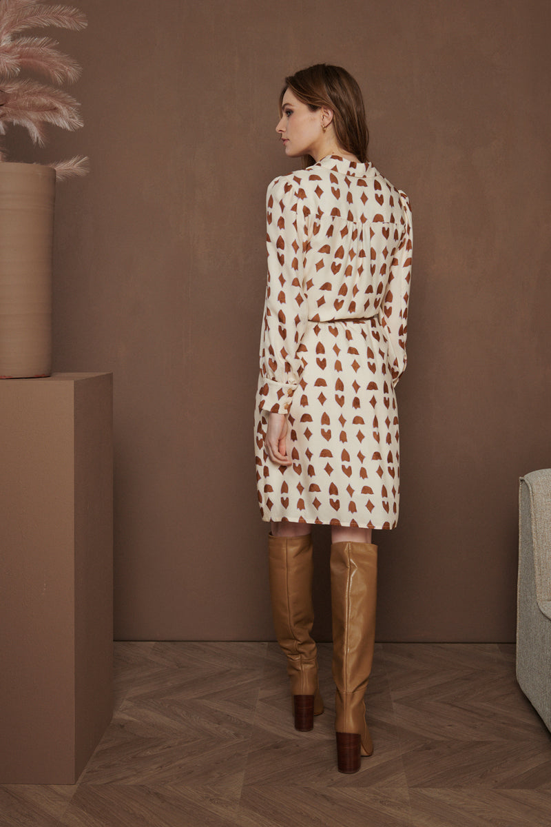 Shirt dress in tricolor print with soft shades