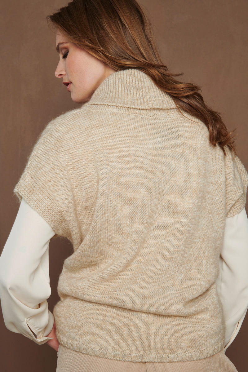 Knitted beige short-sleeved turtleneck