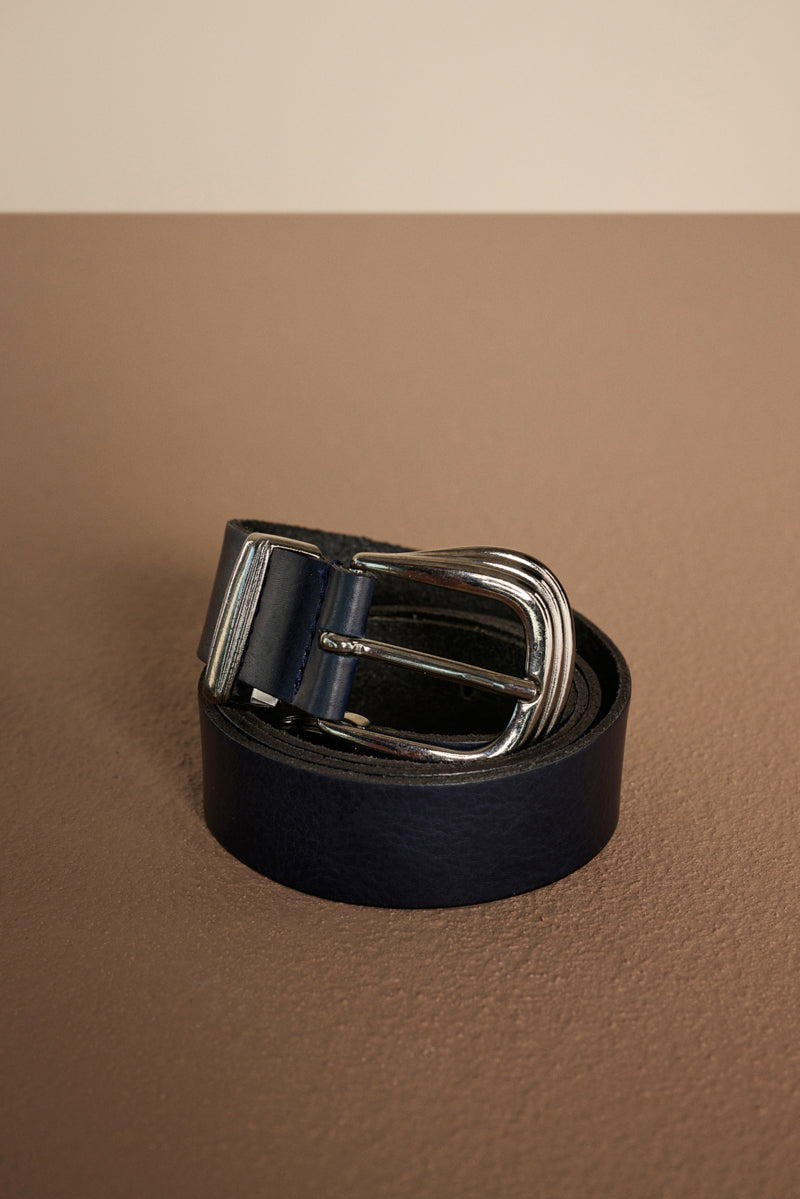 Belt in dark bleu leather