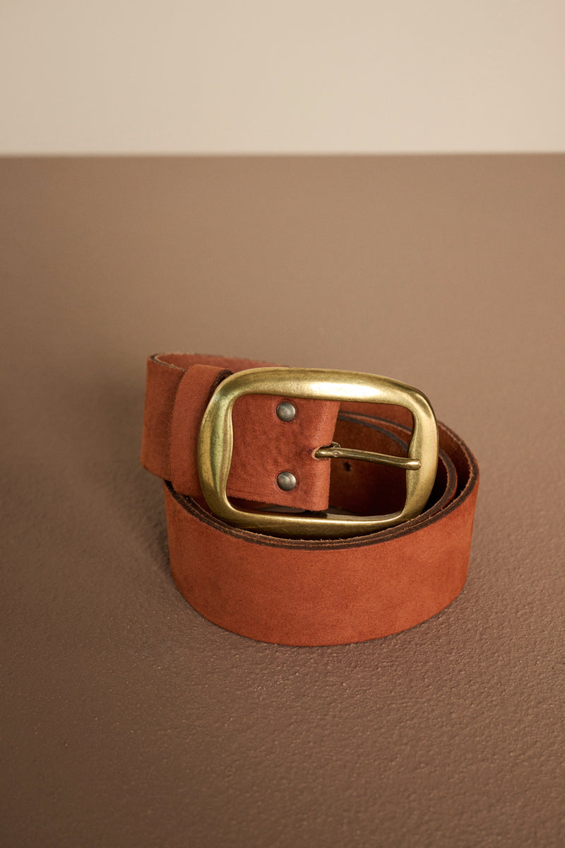 Leather belt in color brandy