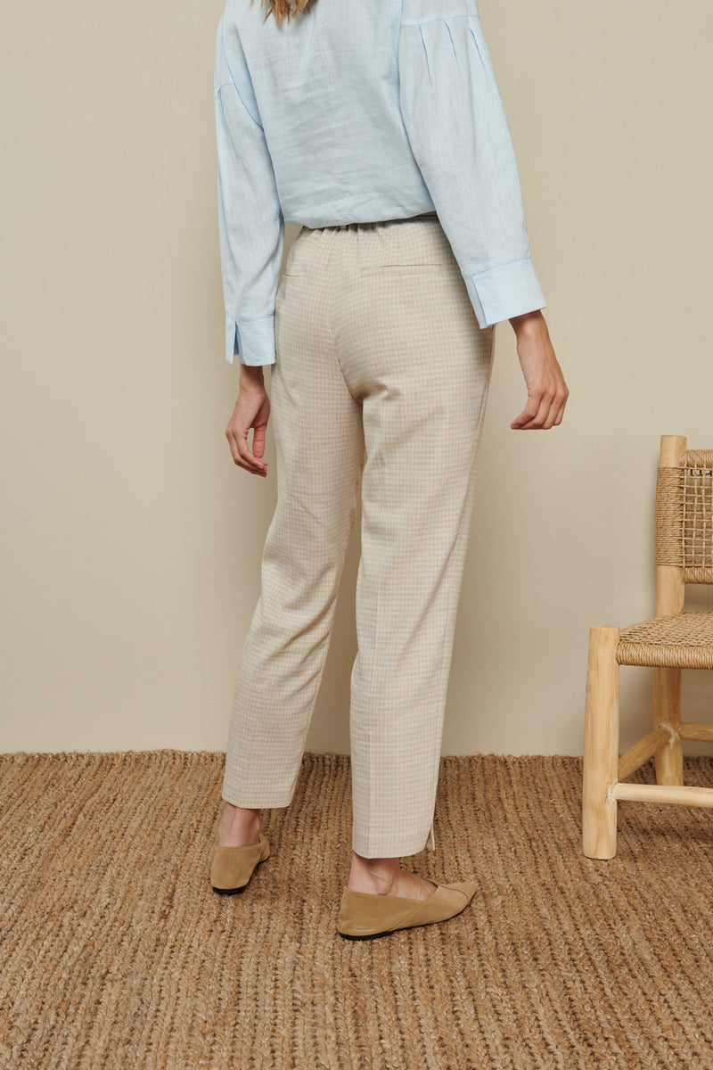 Elegant 7/8 trousers in comfortable cotton