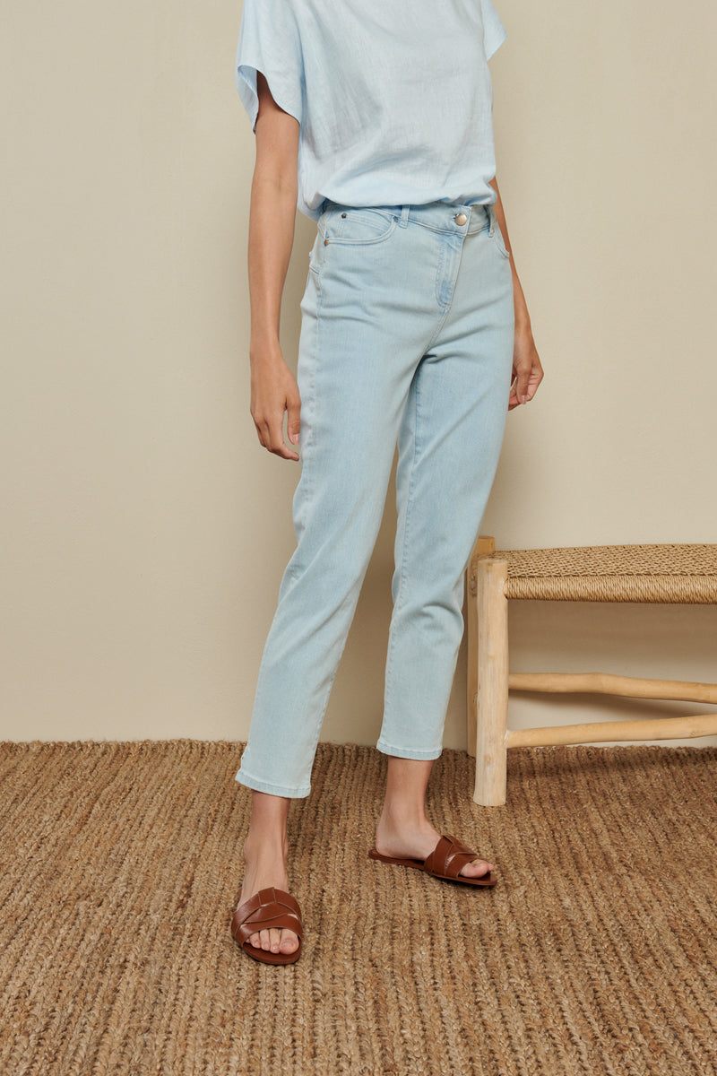 7/8 jeans in light blue