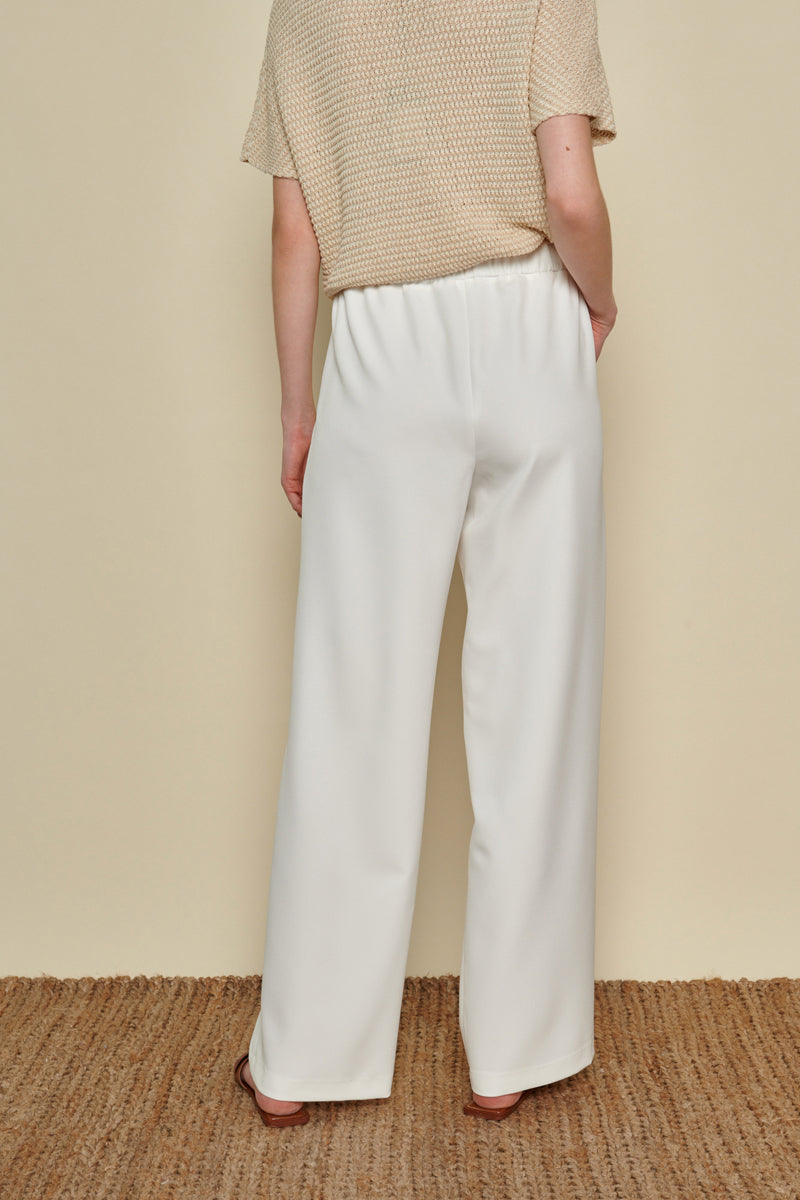 Wide trousers in white