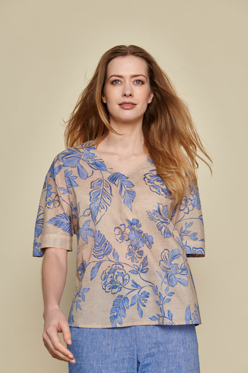 Boxy tunic blouse with delft print