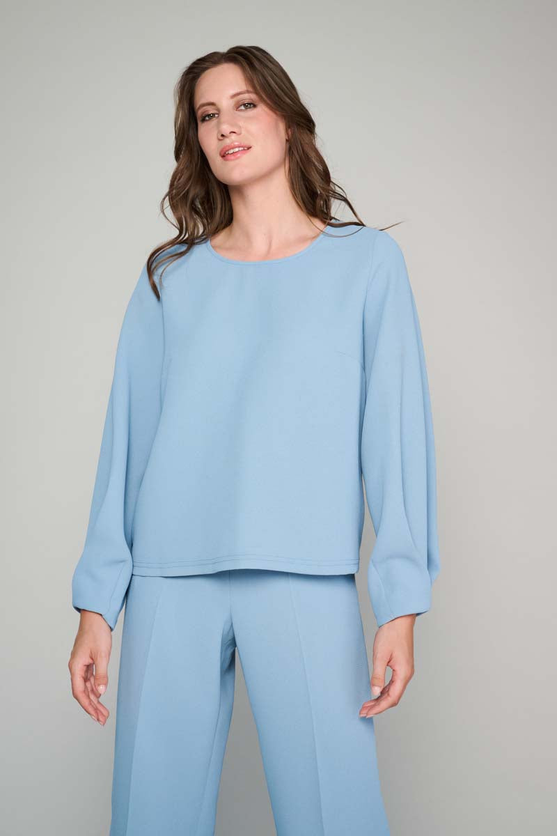 Blouse tunique bleu clair à col rond