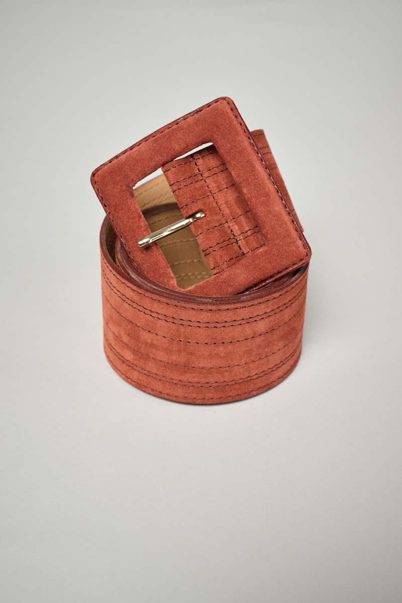 Cognac coloured belt with brown stitching