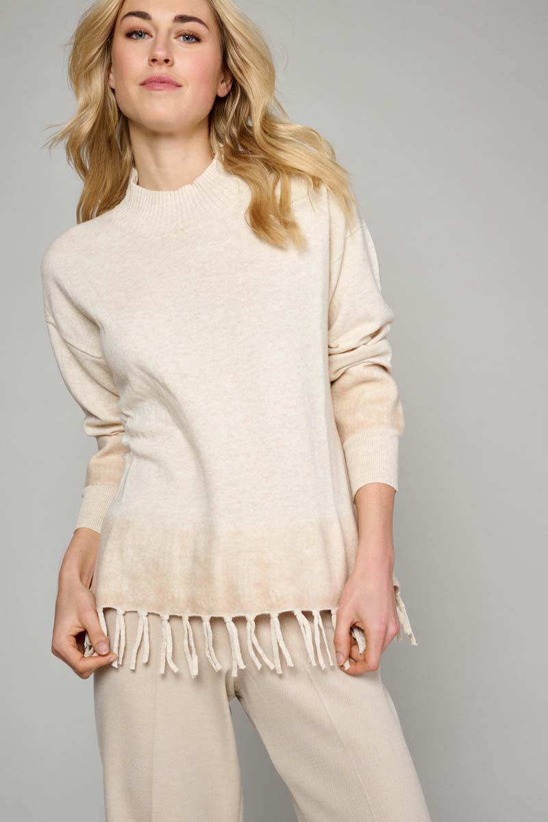 Ecru pullover with camel