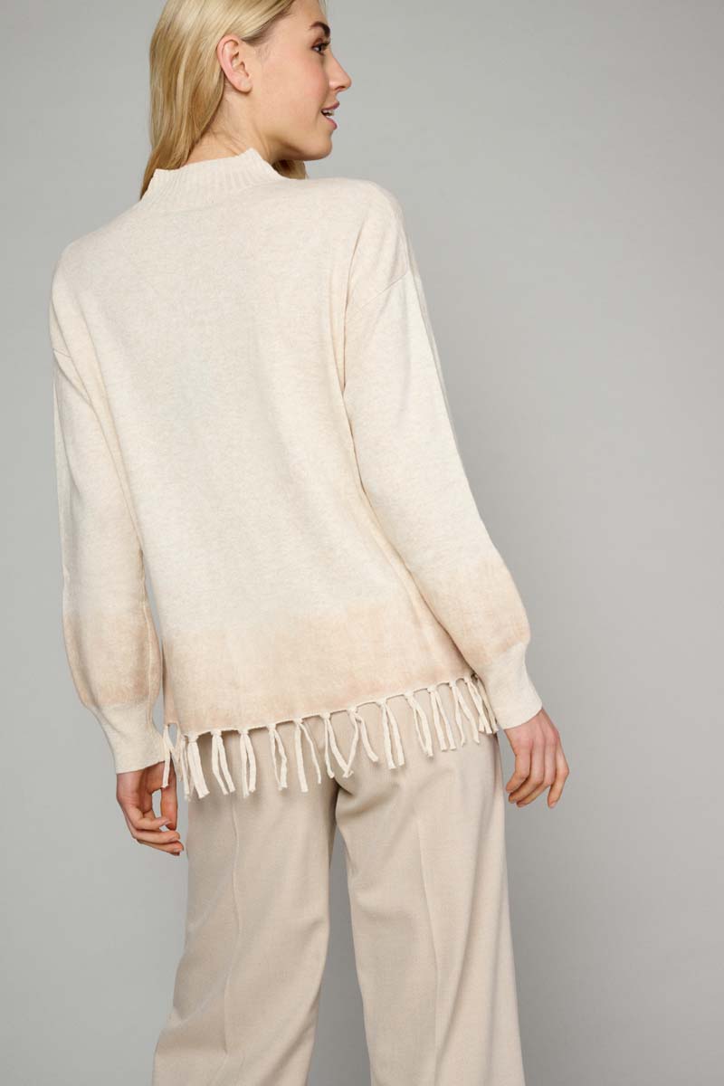 Ecru pullover with camel