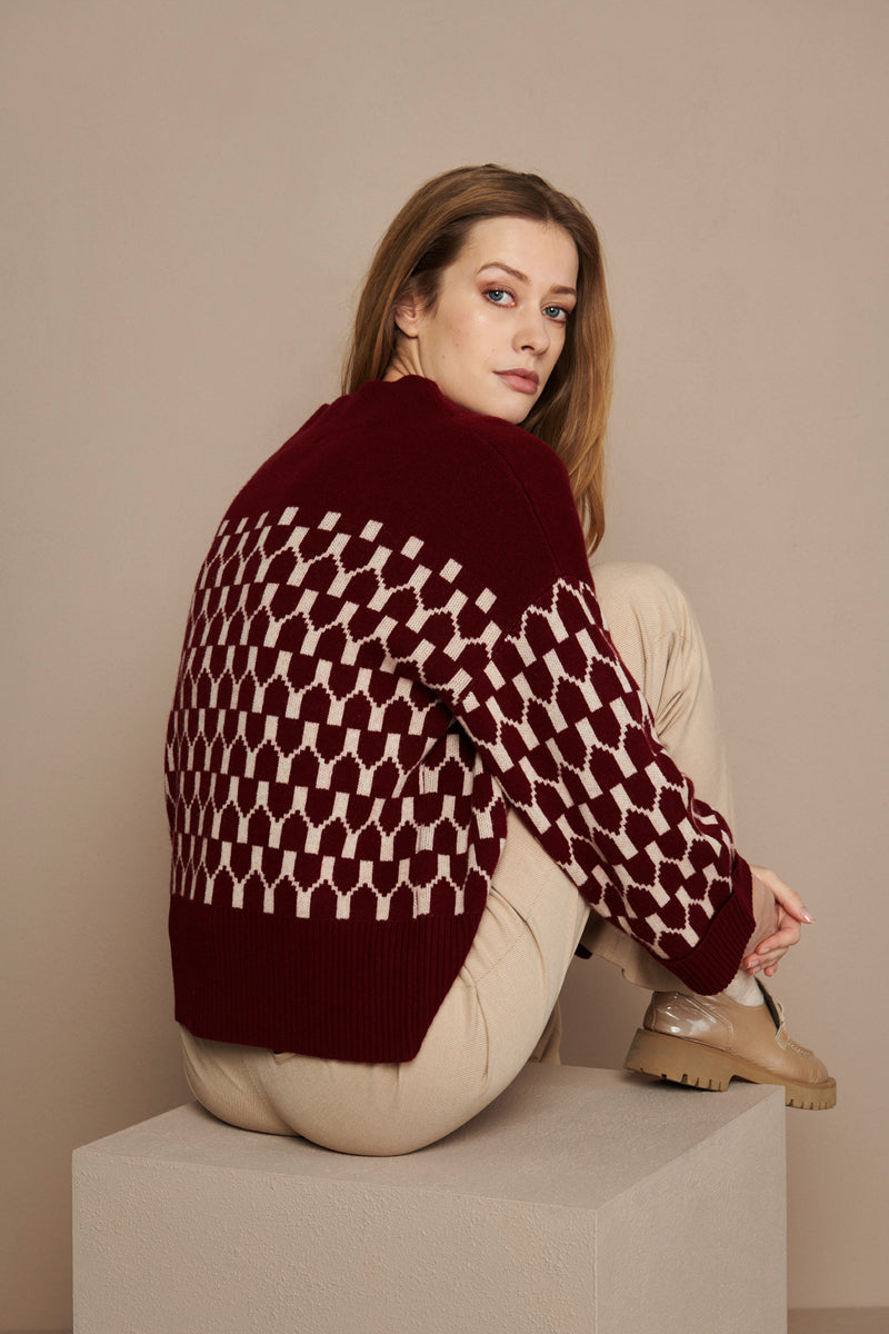 Dark red pullover with block pattern