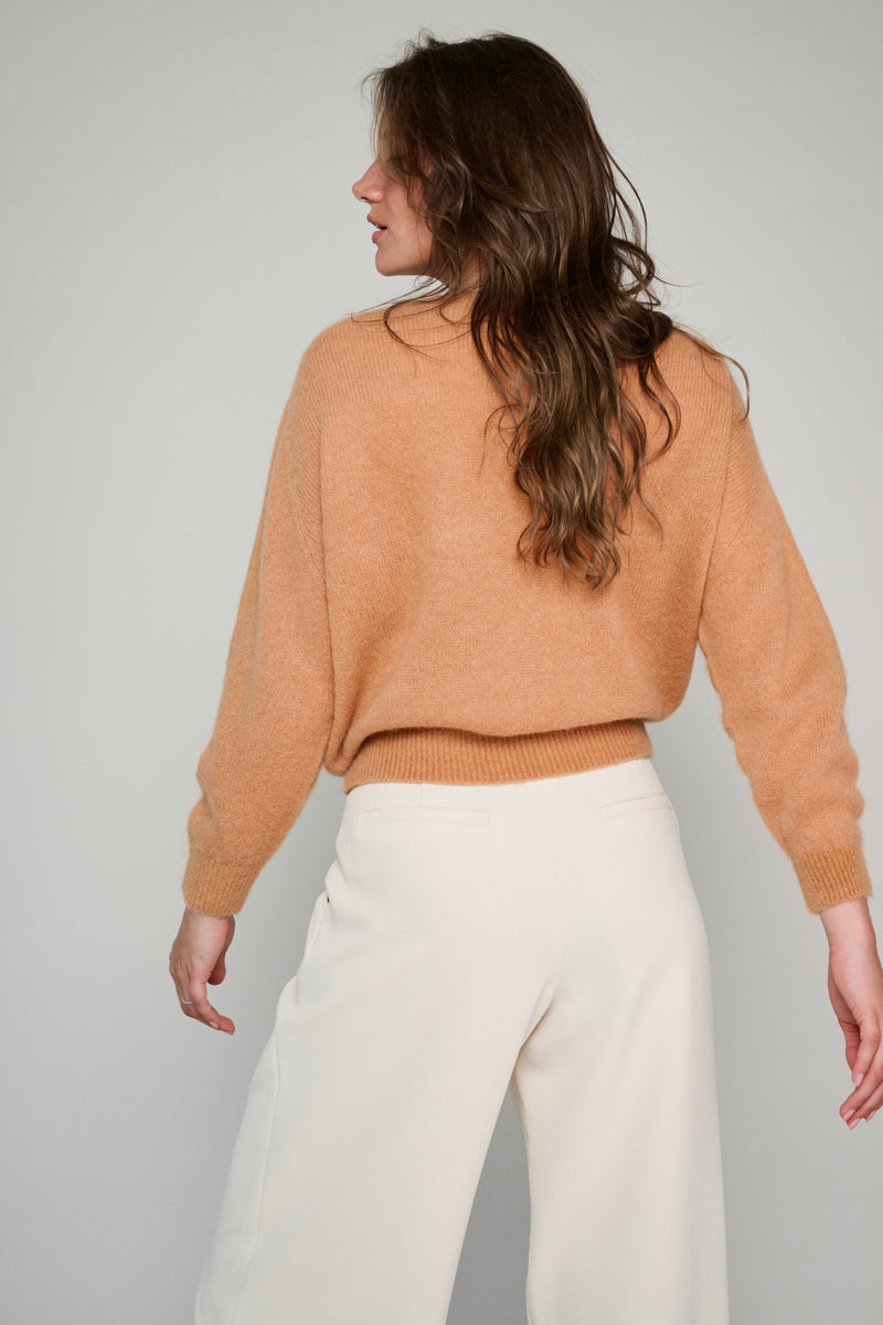 Casual light brown pullover