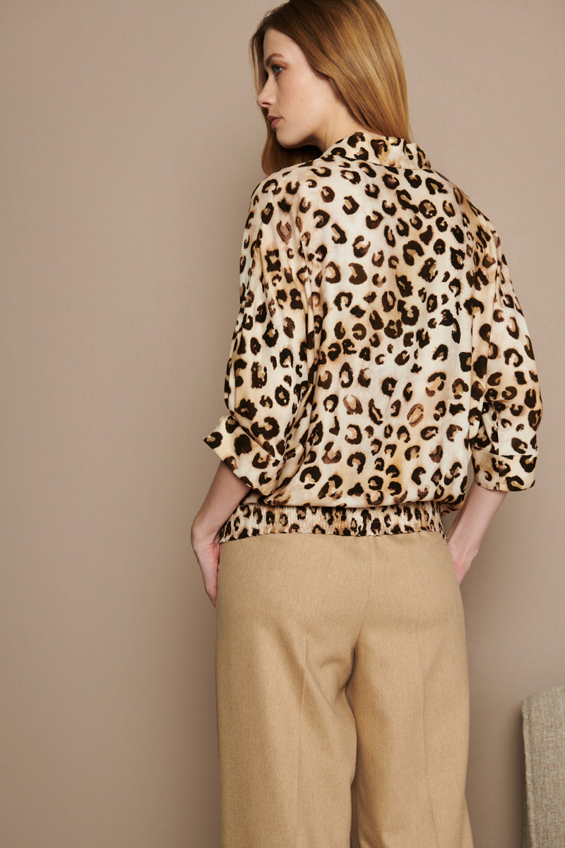 Tunic blouse in an animal print