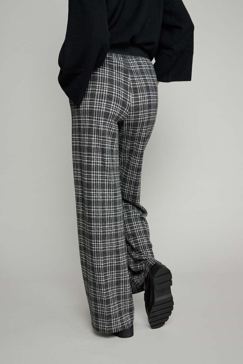 Wide leg pants with check pattern