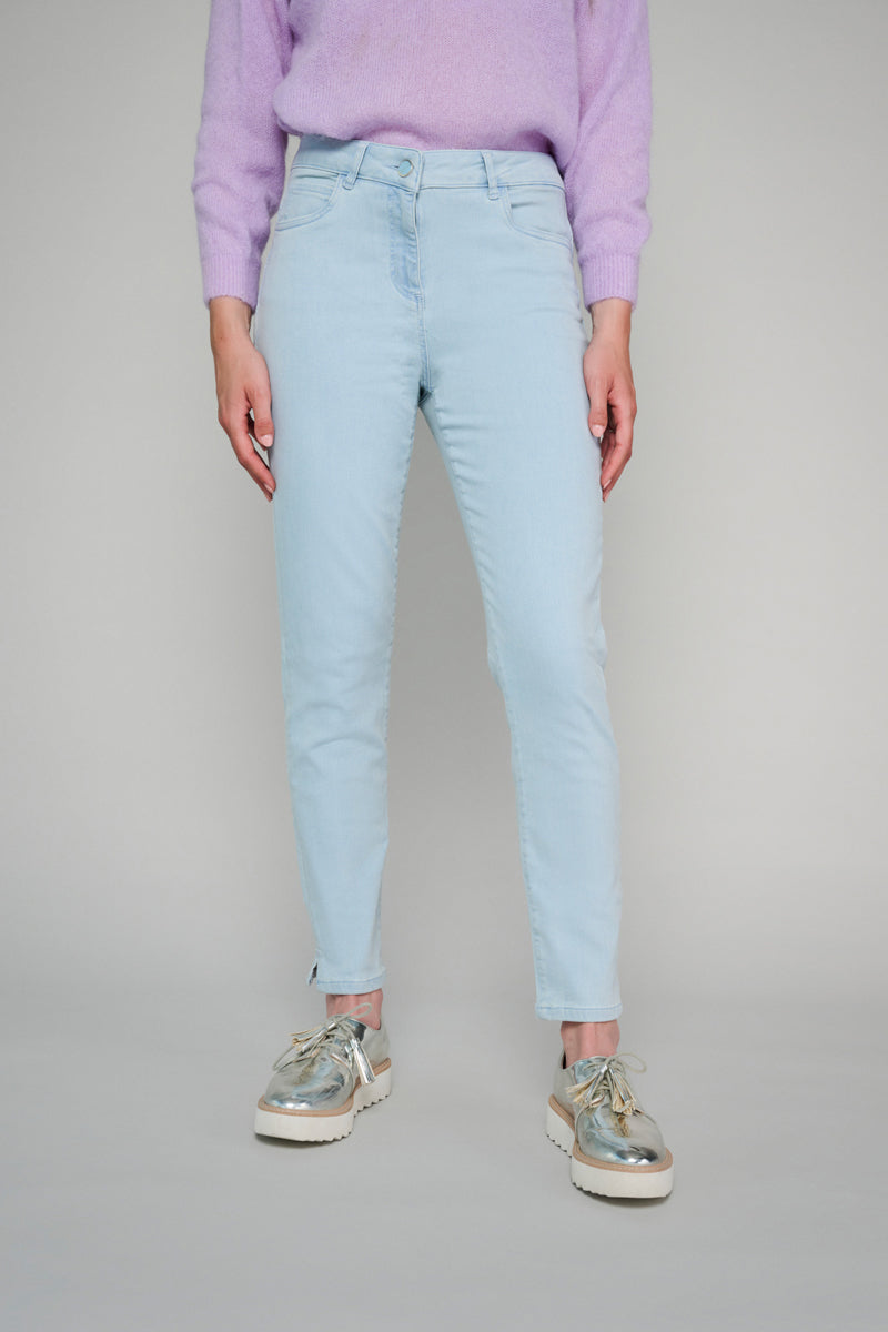 7/8 straight jeans in light blue