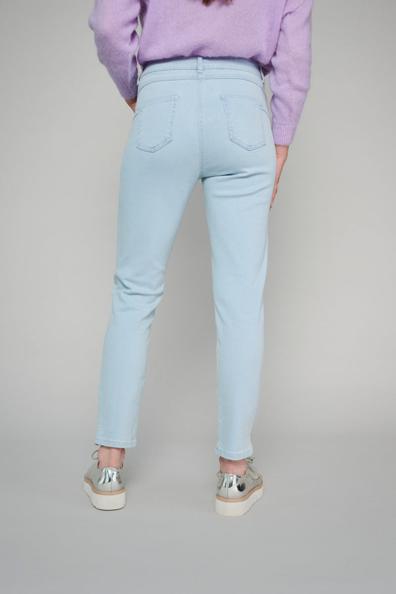 7/8 straight jeans in light blue