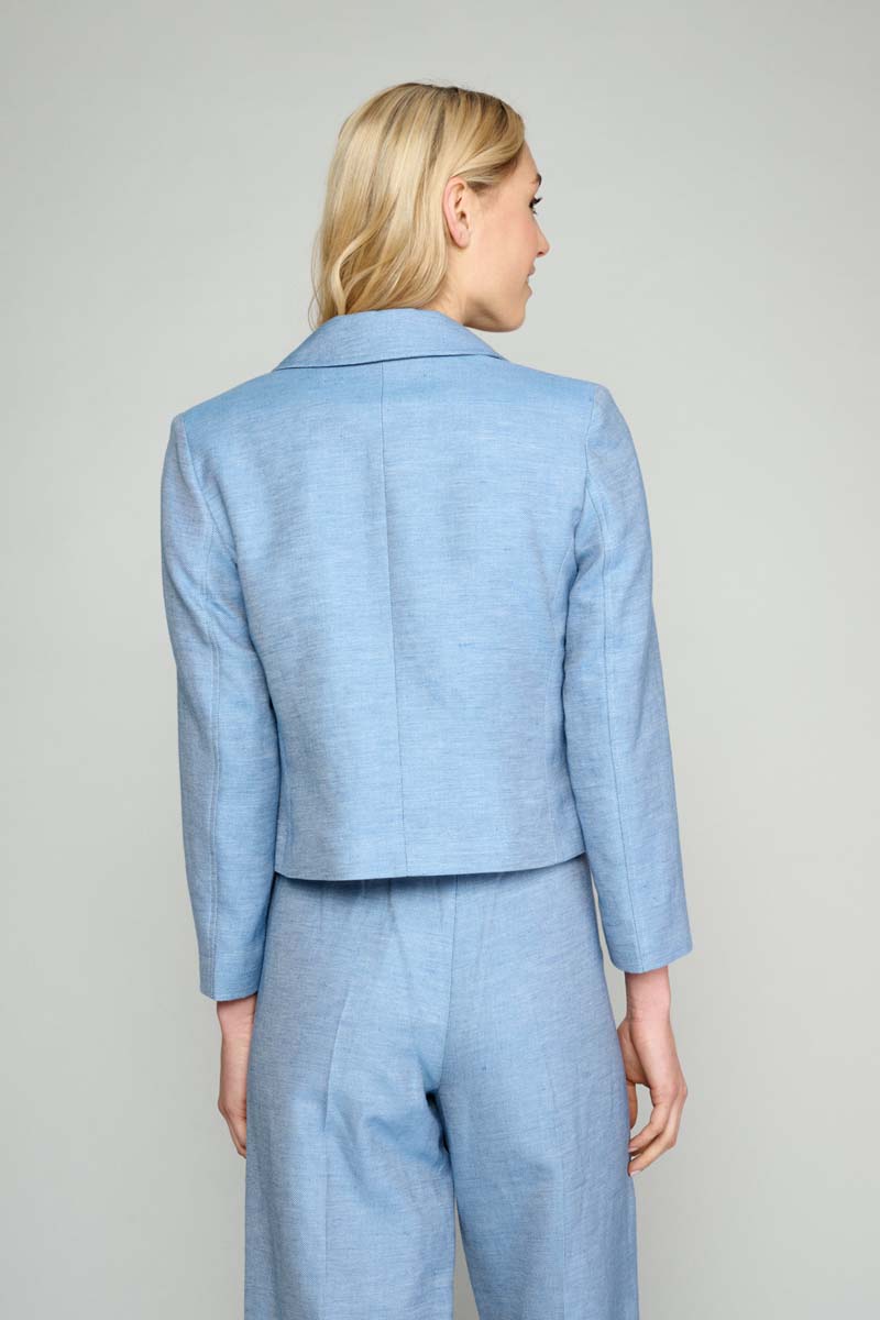 Fashionable short blue blazer