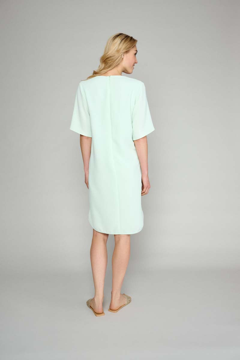 Loose-fitting tunic dress in pastel green