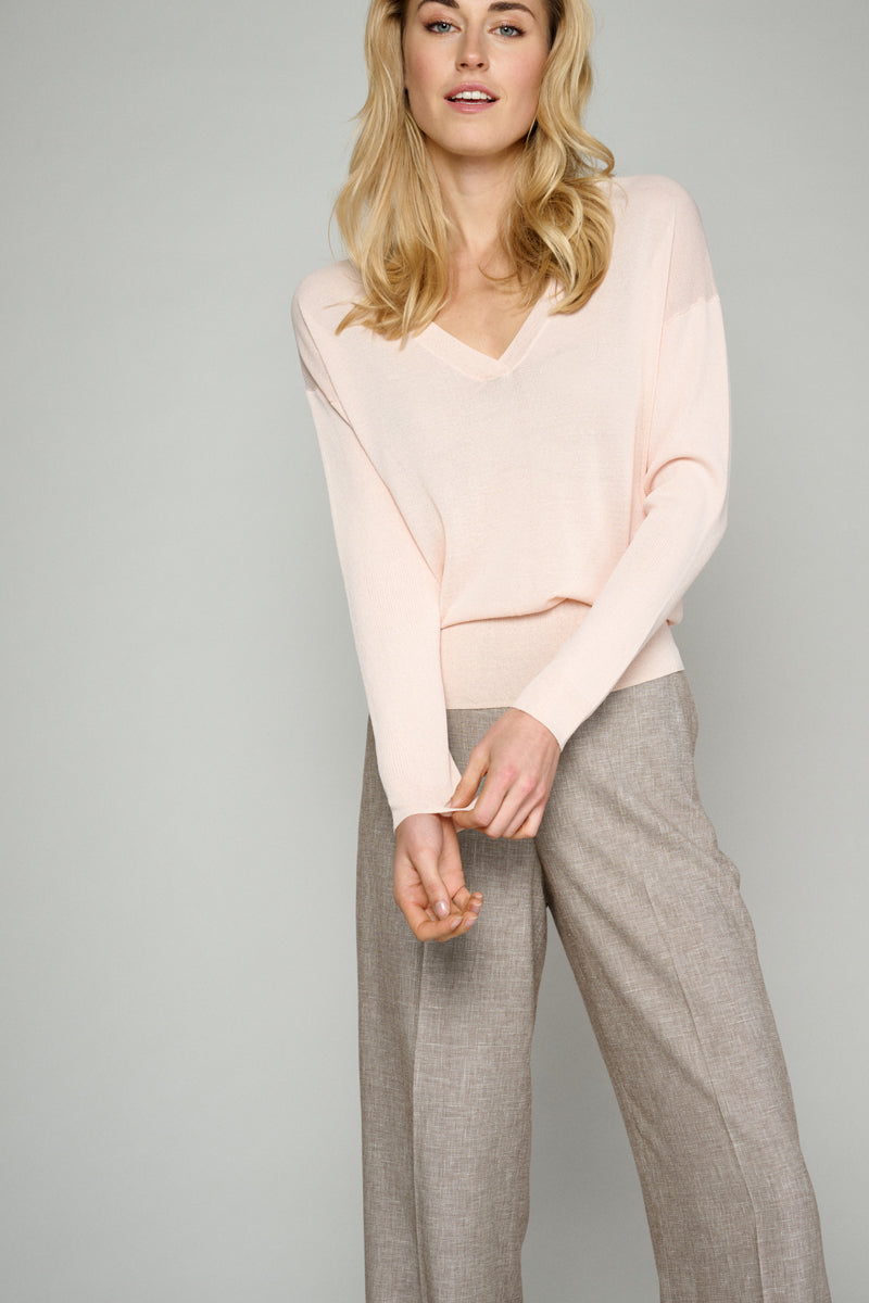 Salmon pink basic pullover with V-neck 