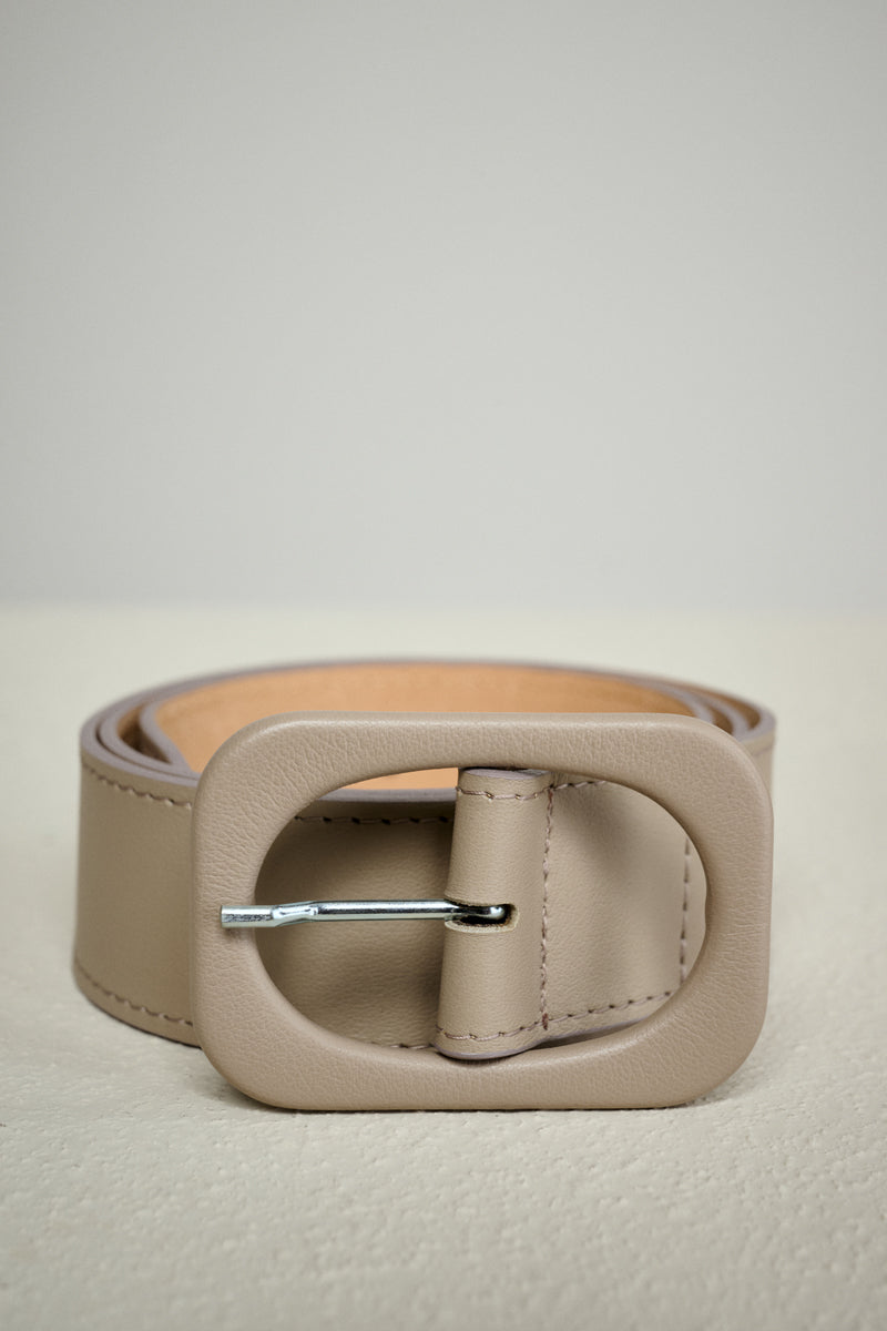 Leather belt in taupe colour