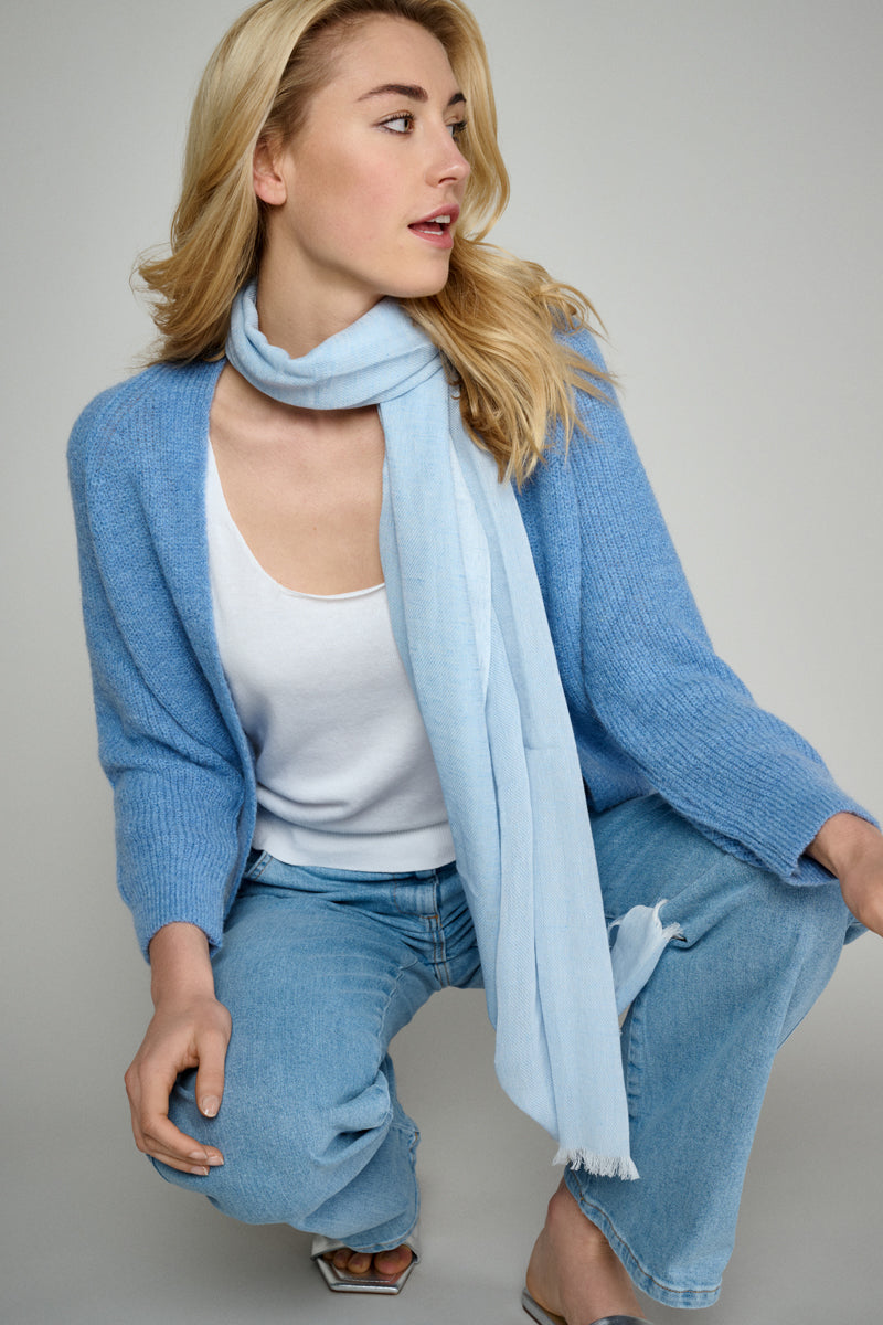 Blue scarf in linen-cotton