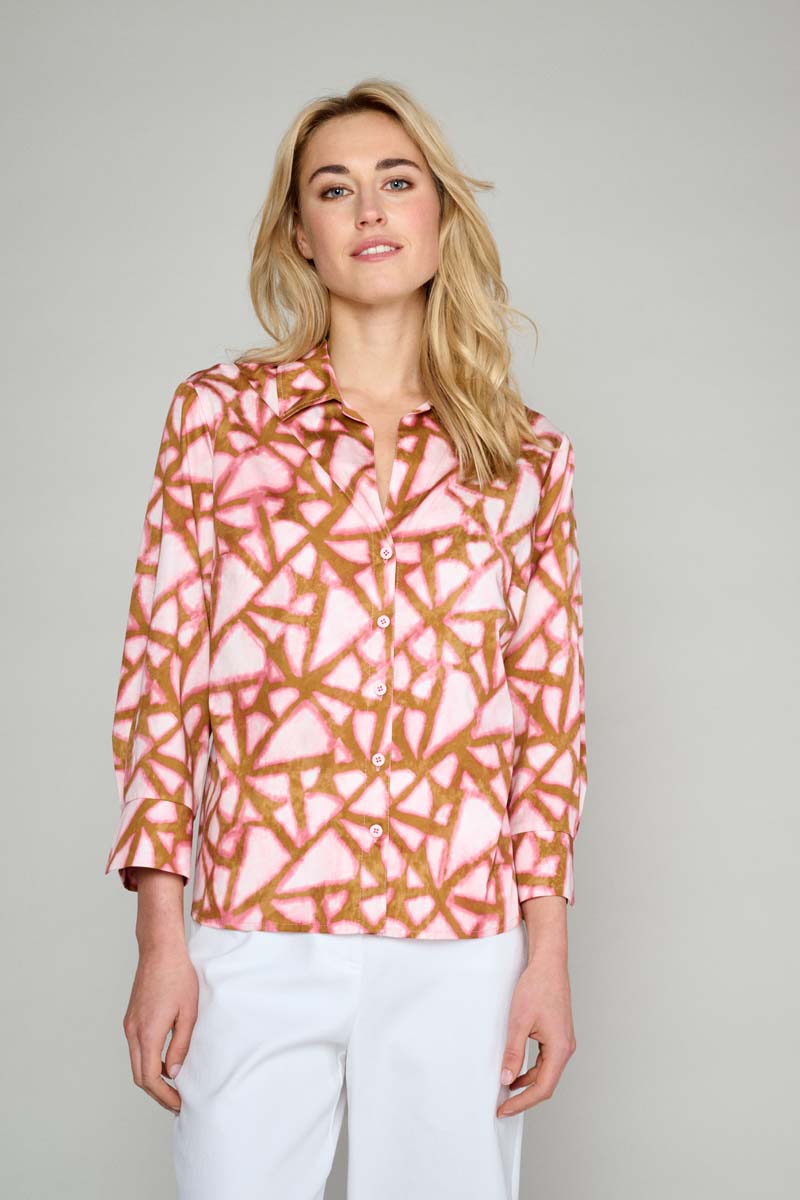 Flowing blouse in graphic tricolour print