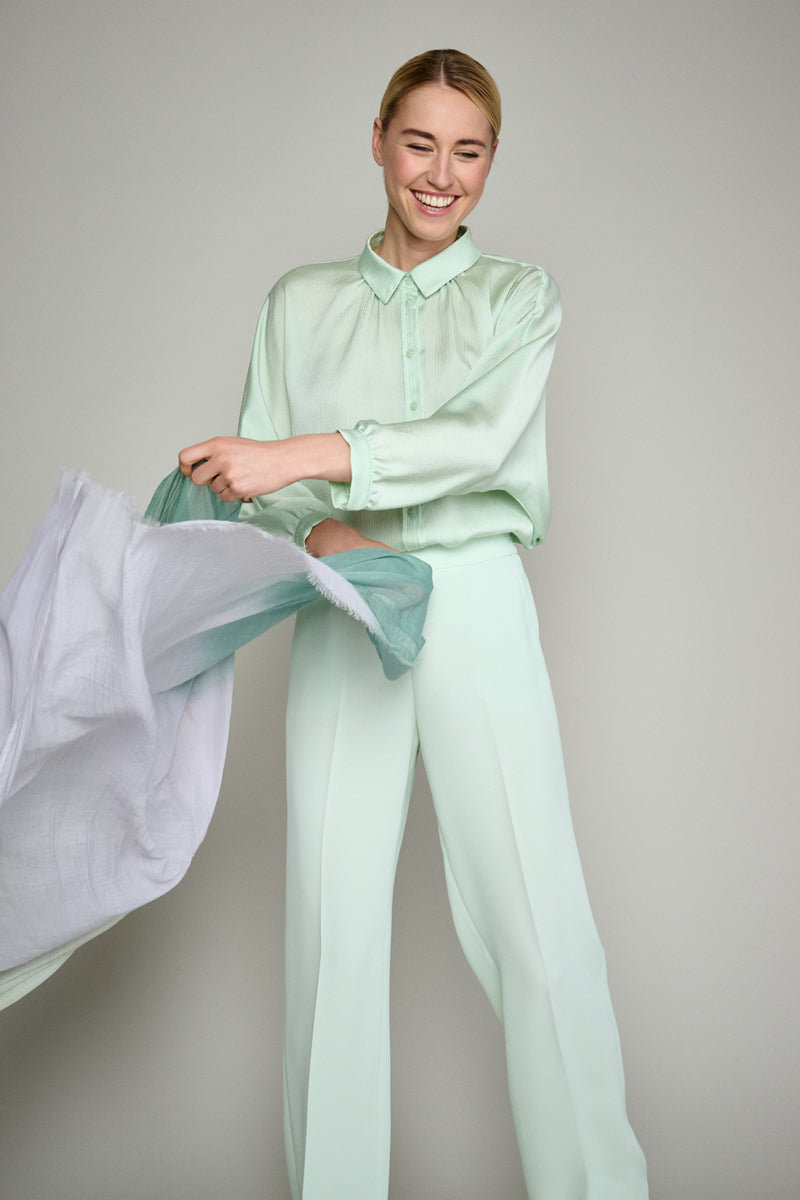 Wide trousers in pastel green