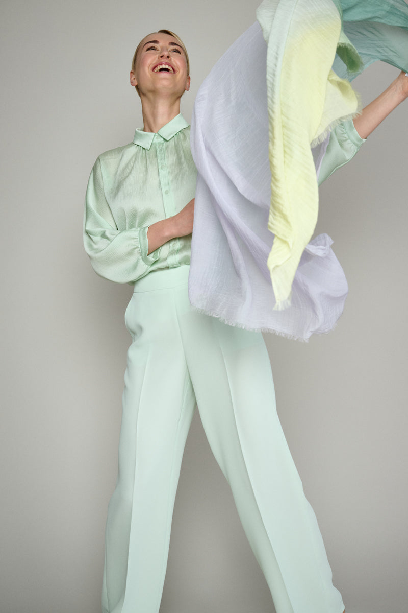 Wide trousers in pastel green