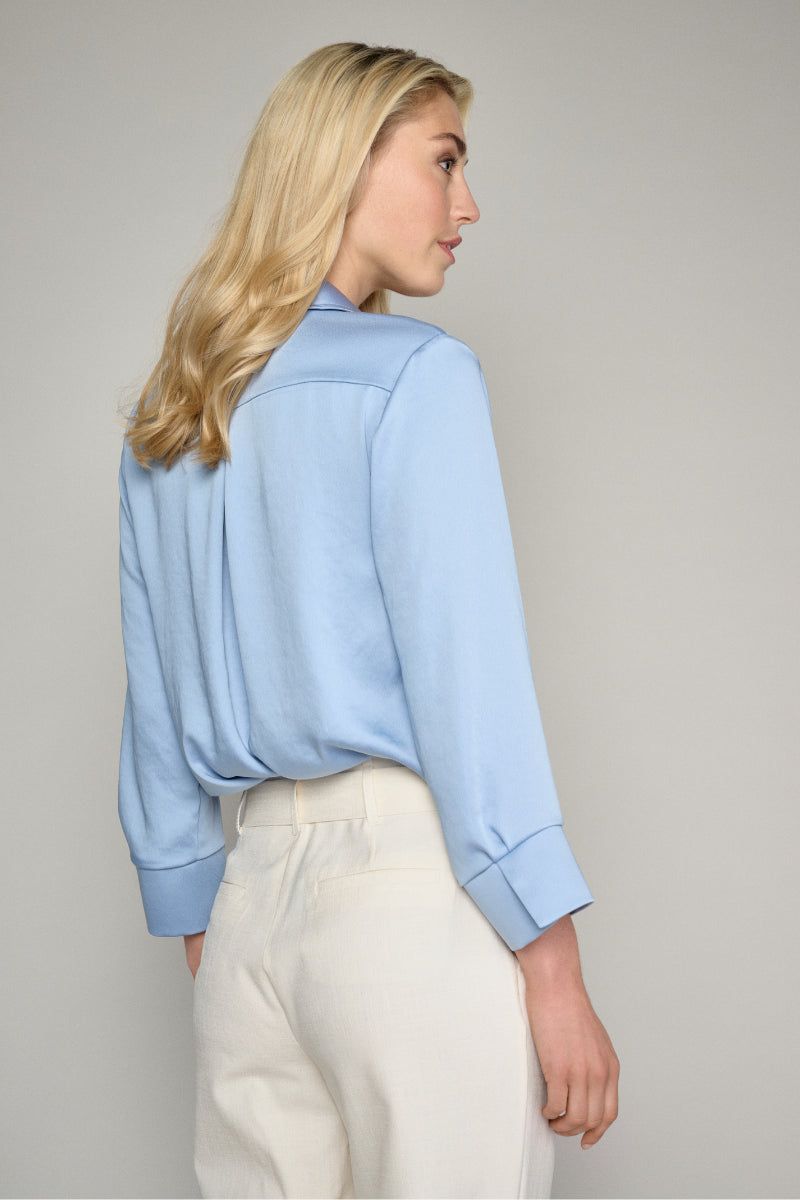 Linen blouse in blue