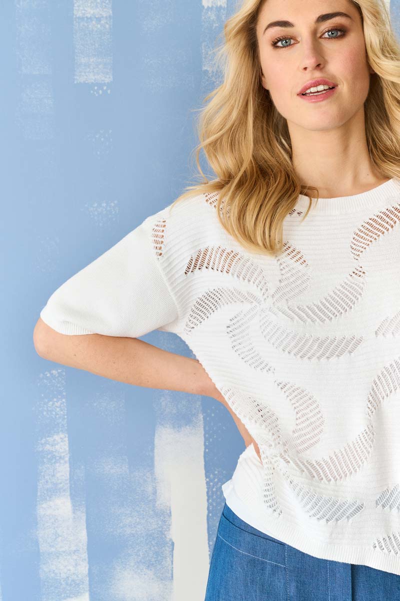 Pull blanc avec détails tricotés