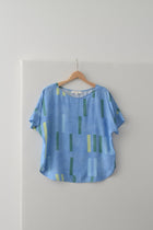 Blauw gestreepte tuniekbloes