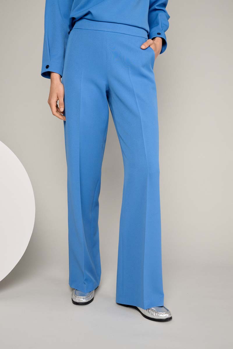 Wide-leg pants in wrinkle-free fabric