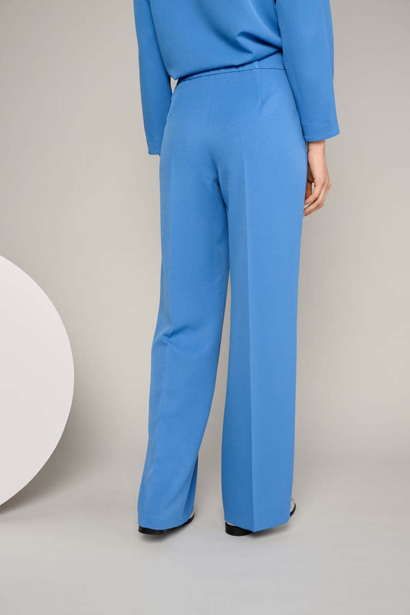 Wide-leg pants in wrinkle-free fabric