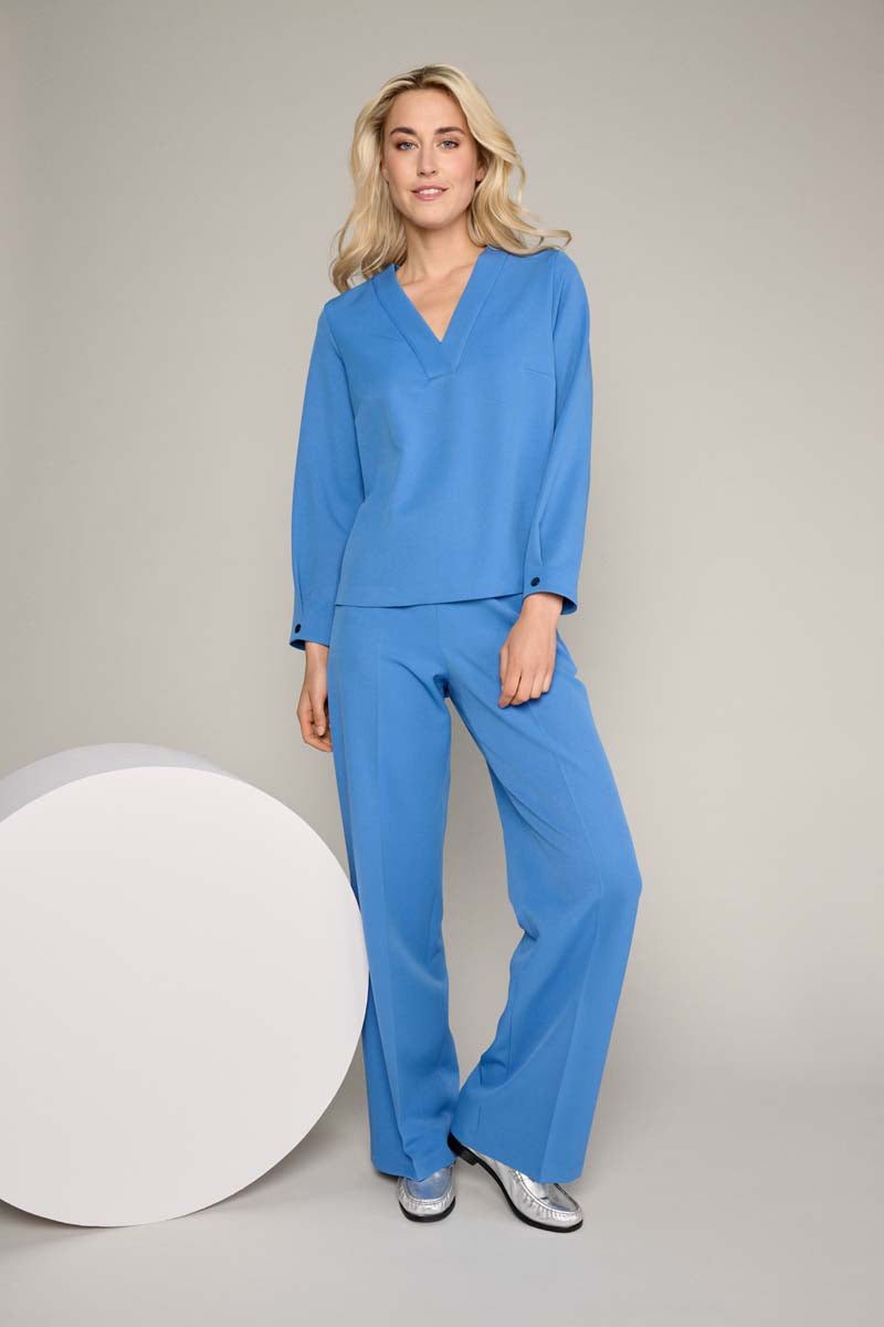 Wide-leg pants in wrinkle-free fabric