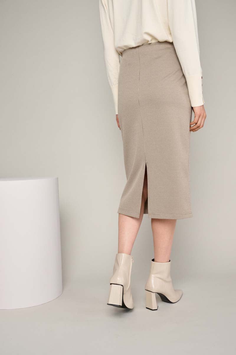 Stylish pencil skirt in camel