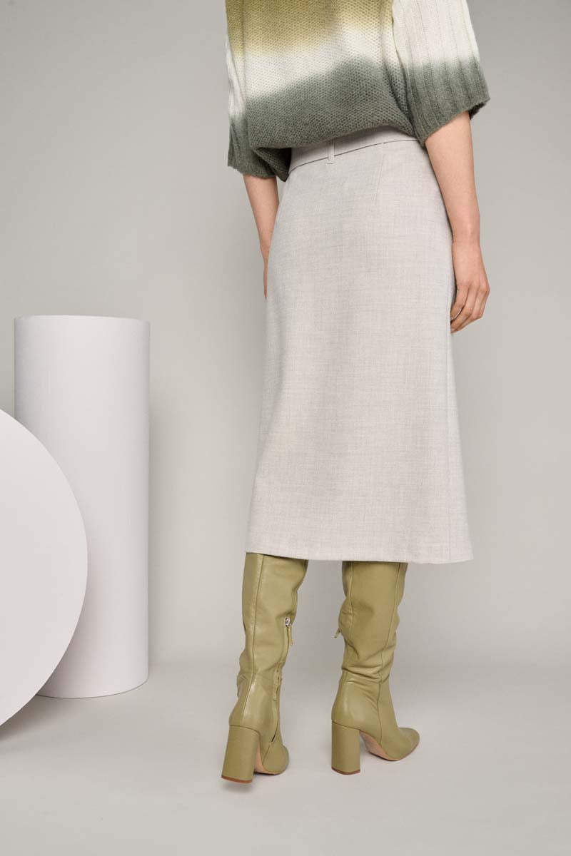 Elegant beige skirt with matching belt