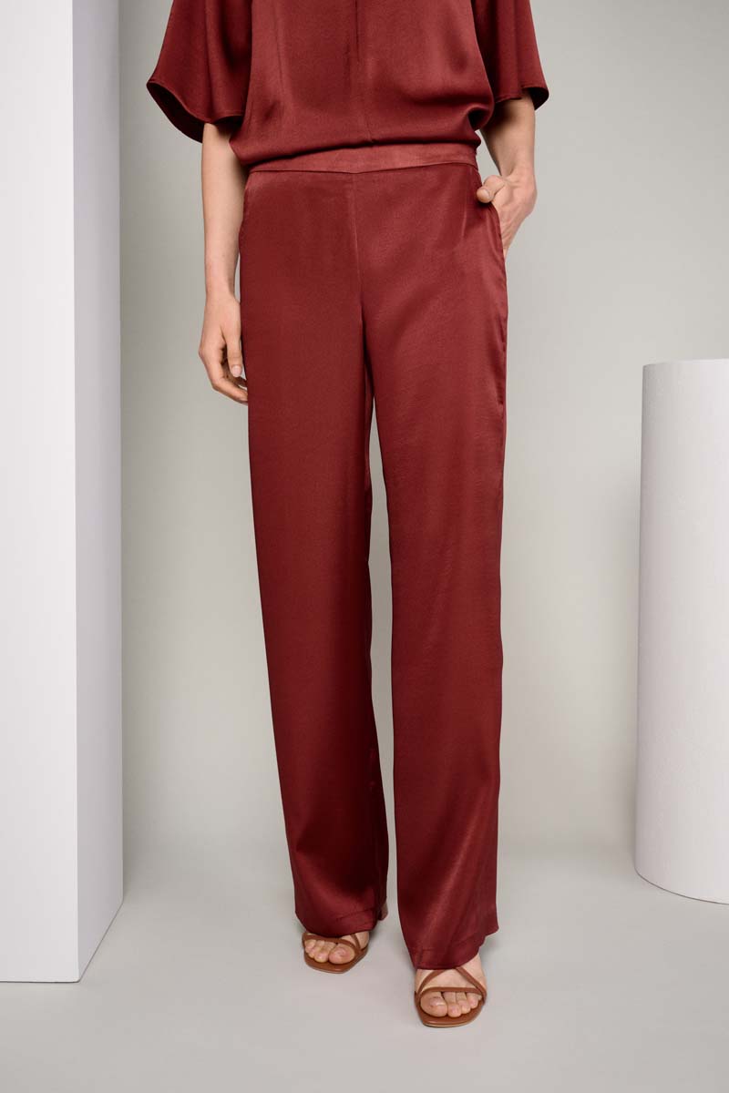 Bordeaux pants in satin look