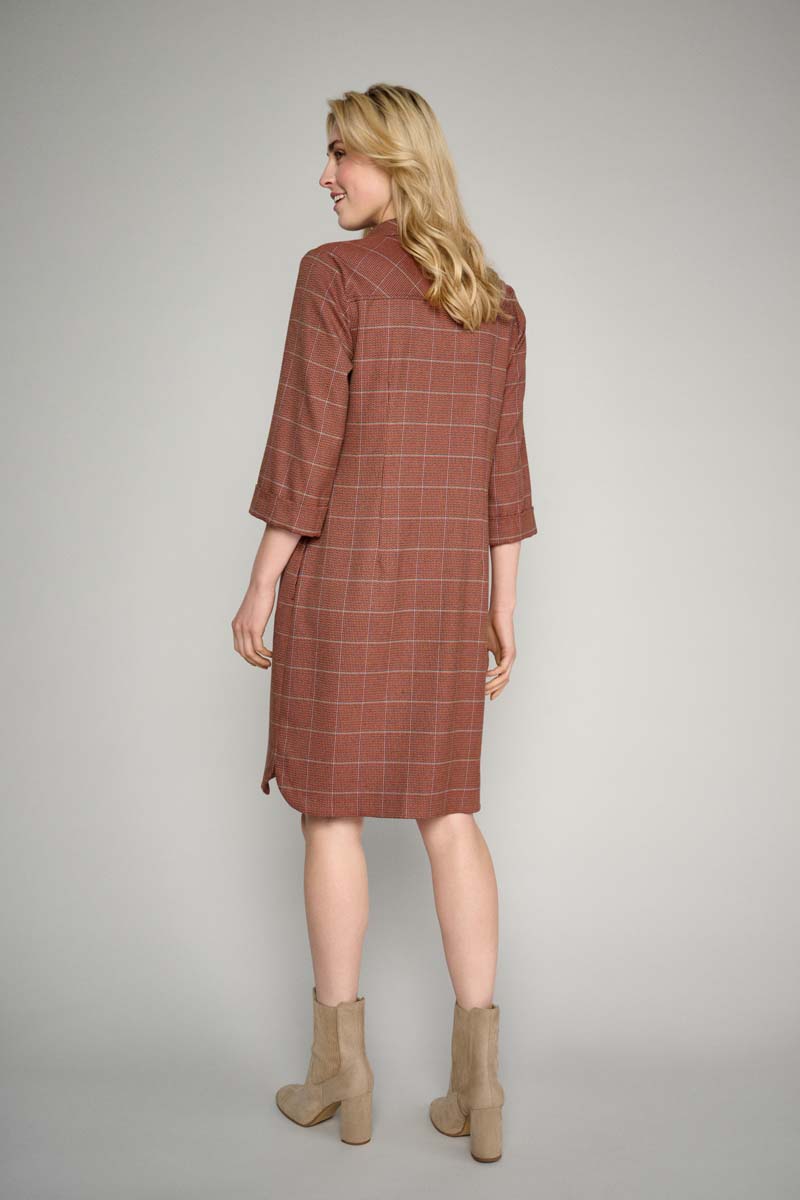 Bordeaux dress with check pattern