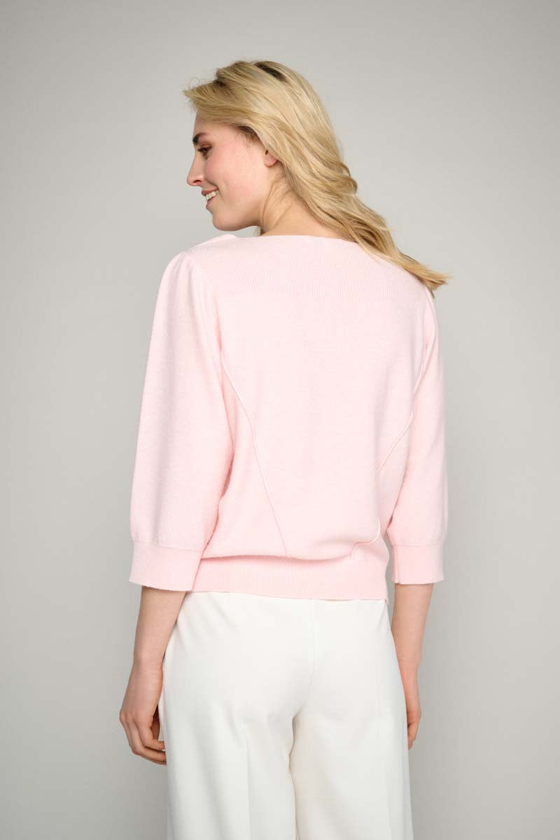 Stylish pink sweater with round neck