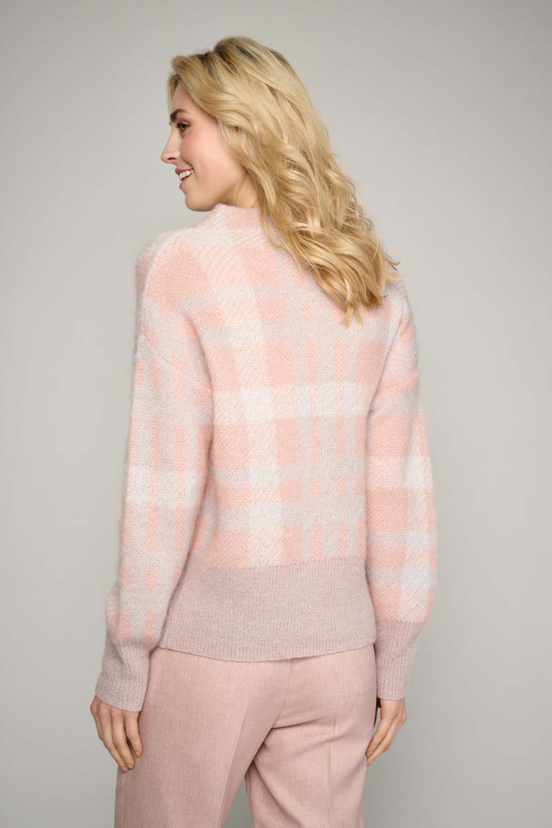 Soft pink pull with check pattern