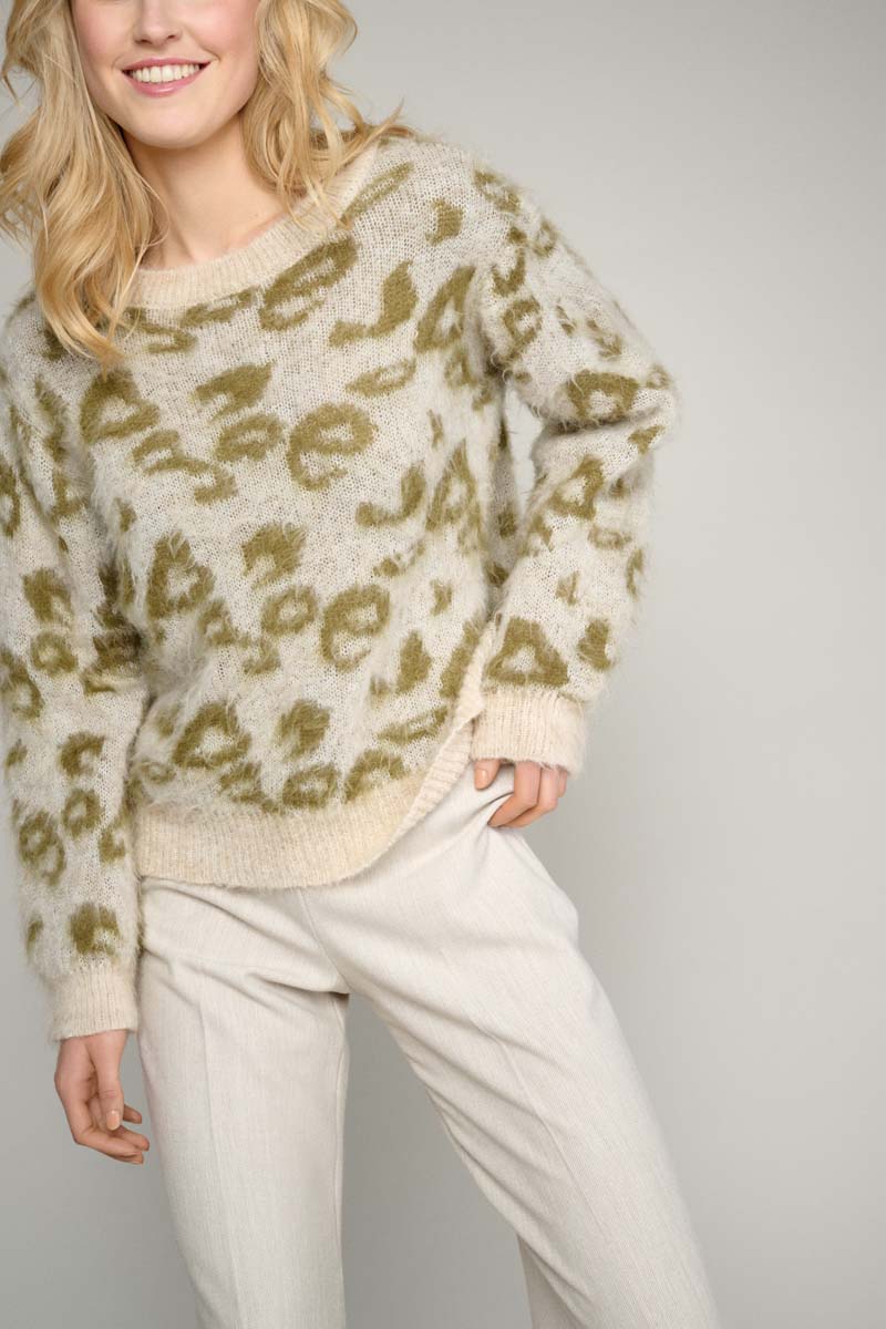 Pull vert tendance avec imprimé animalier