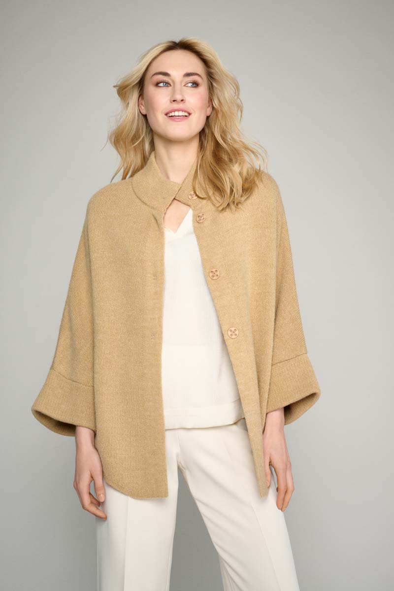 Camel cape with buttons