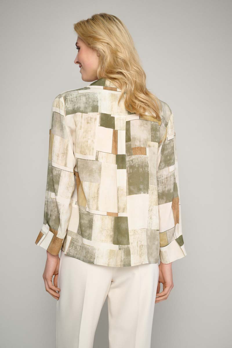 Blouse in abstracte print