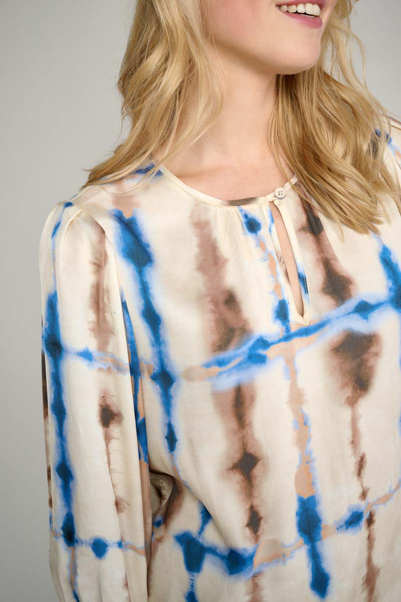 Elegant tie dye blouse
