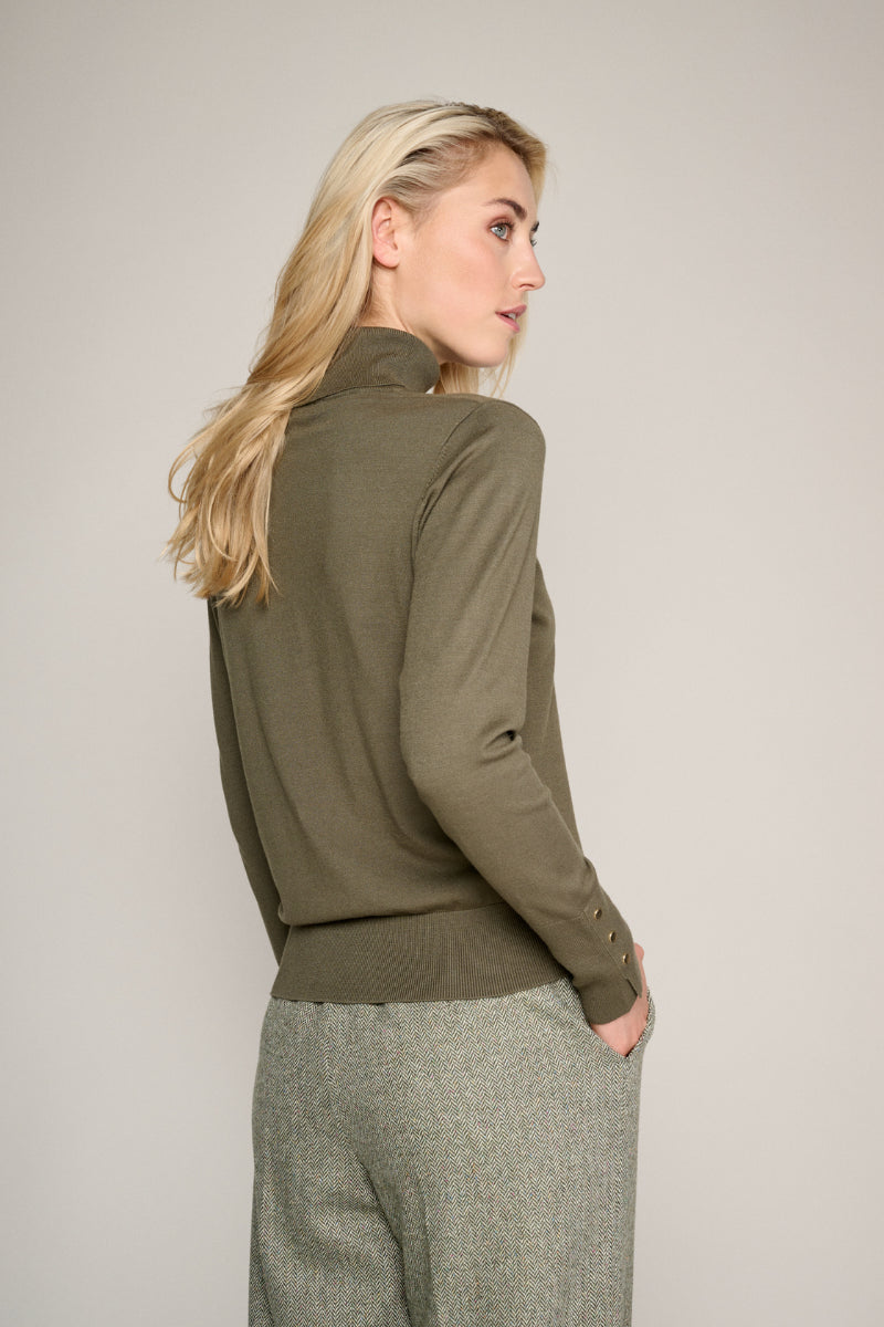 Fine-knit turtleneck jumper in kakhi