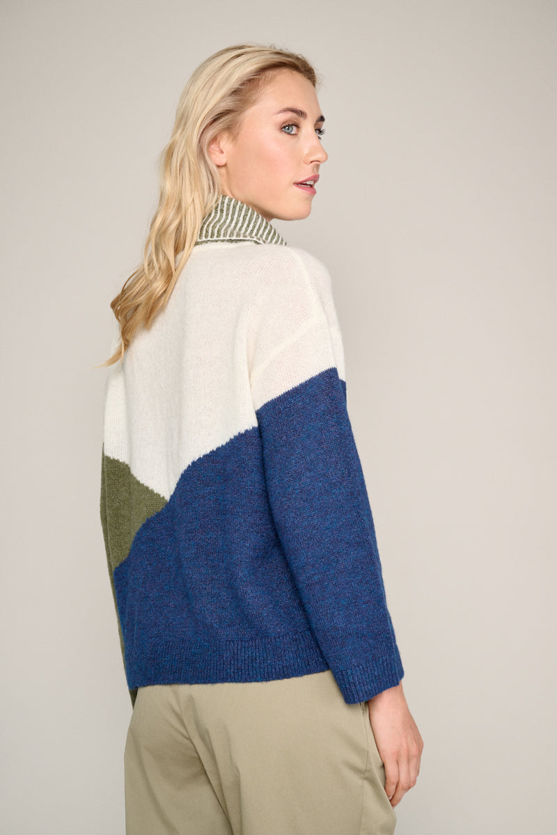 Turtleneck sweater in blue, green and cream