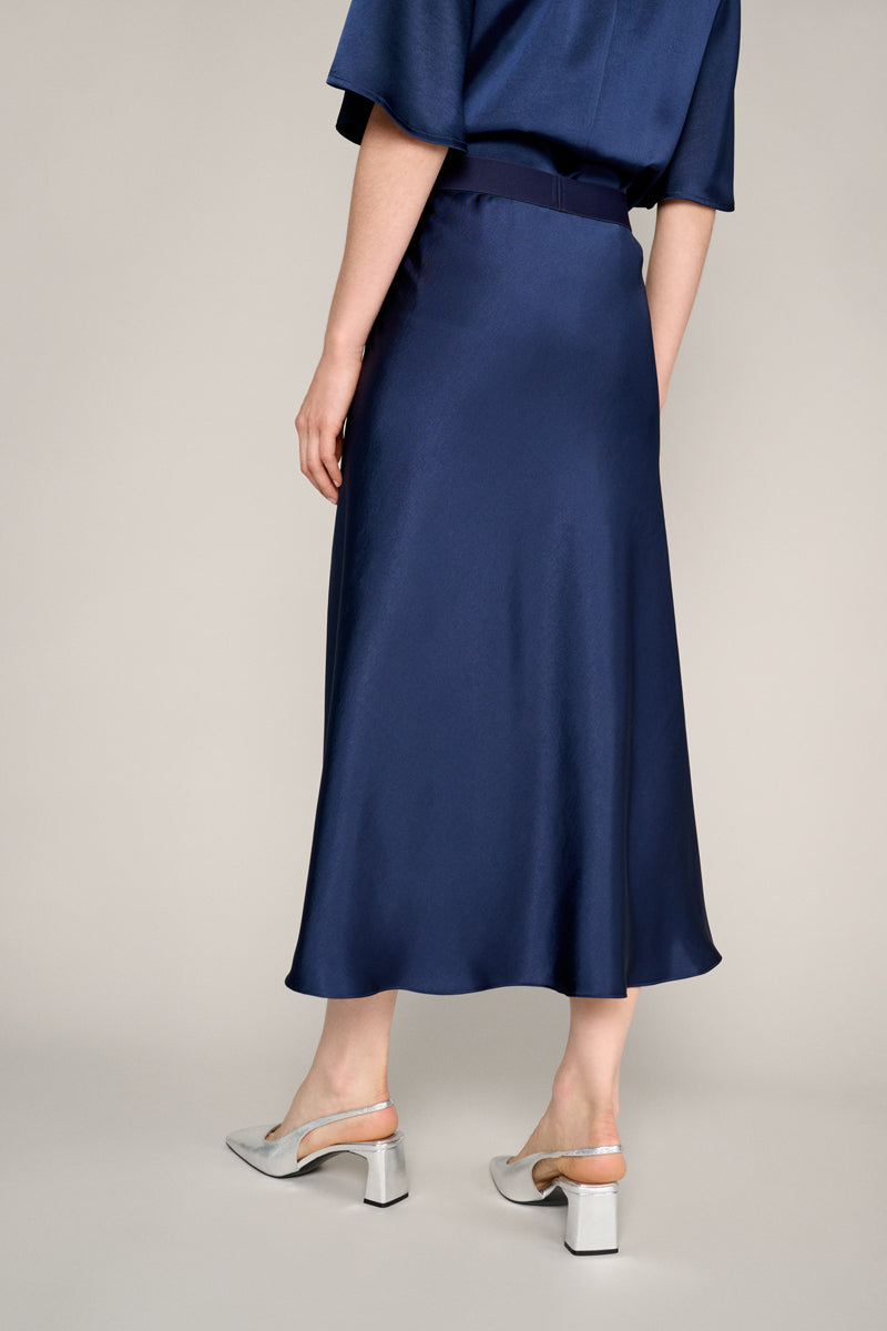 Dark blue skirt in satin look