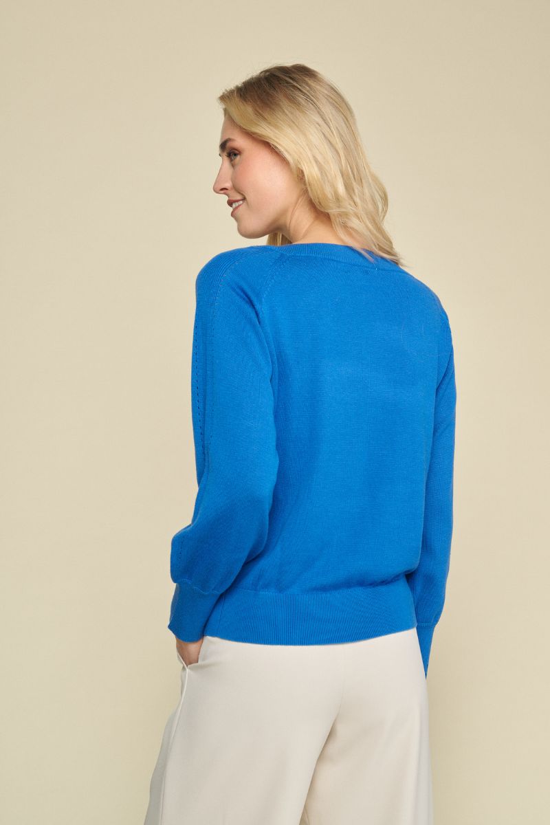 Blue pullover with long sleeves