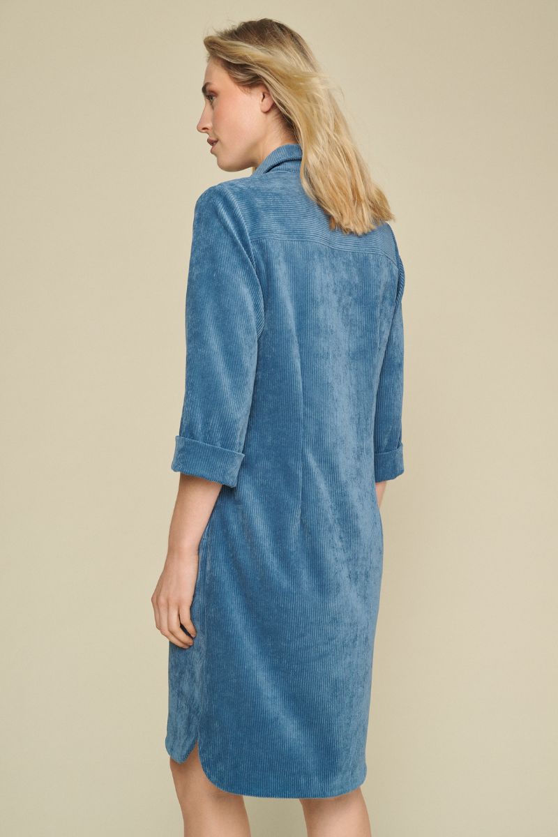 Robe bleu foncé en velours